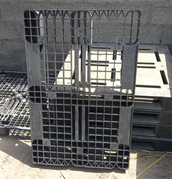 Plastic pallet 80 x 120